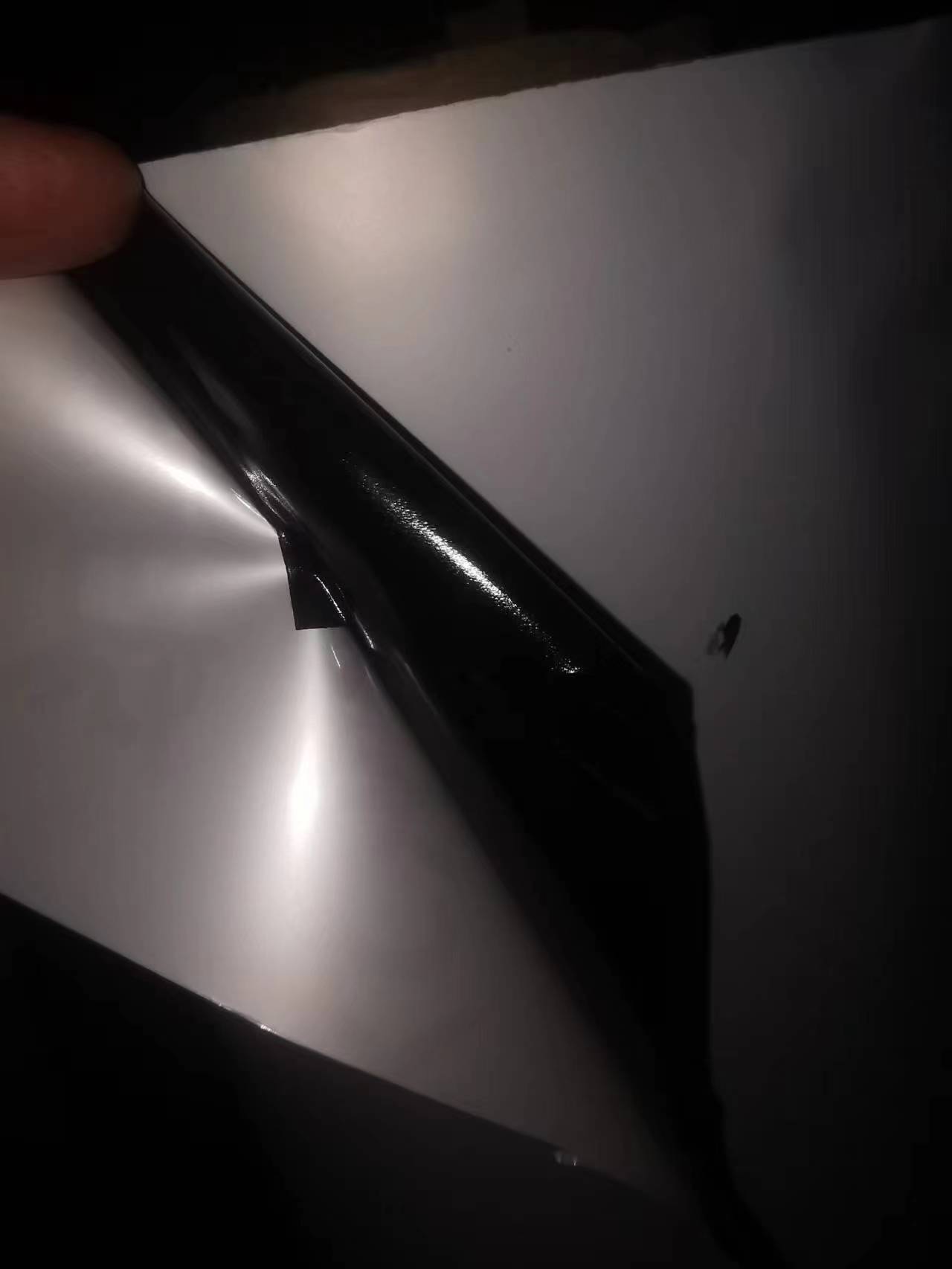 黑色（sè）熱熔膠膜