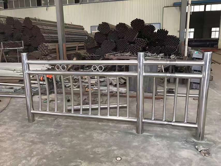 不鏽鋼管（guǎn）護欄